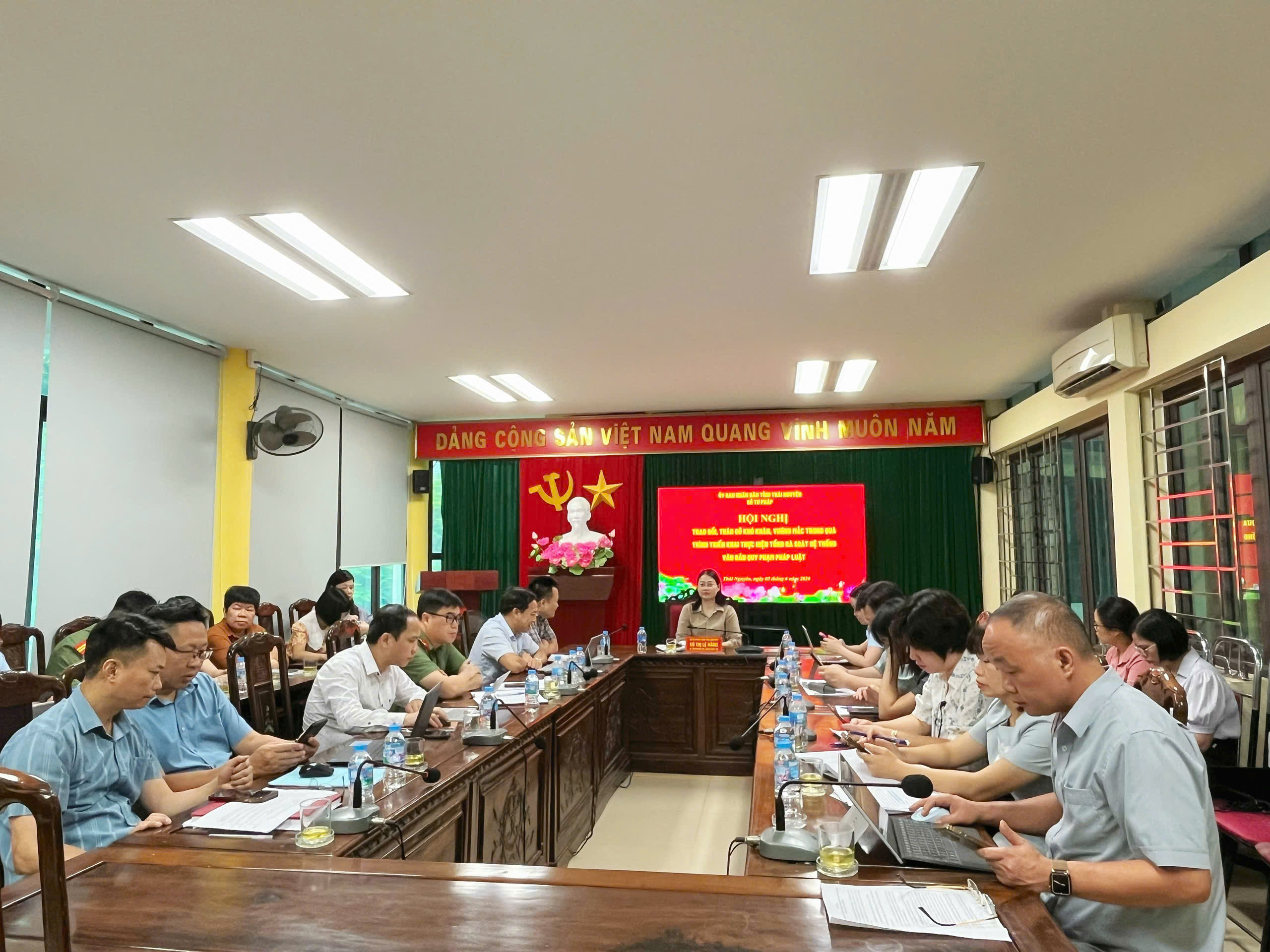 Hội nghị trao đổi, tháo gỡ khó khăn, vướng mắc trong quá trình triển khai thực hiện Tổng rà soát hệ thống văn bản quy phạm pháp luật